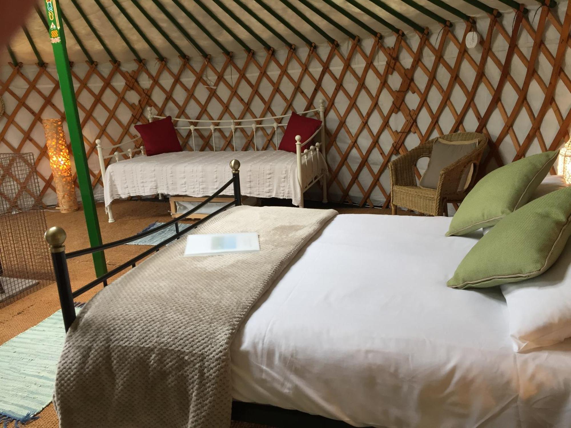Caalm Camp Hotel Stour Provost Bagian luar foto