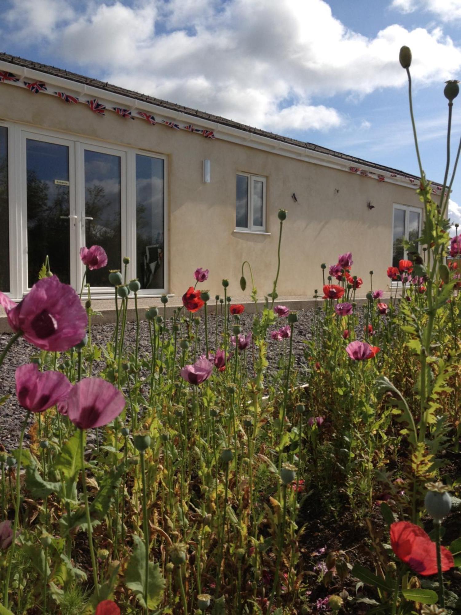 Caalm Camp Hotel Stour Provost Bagian luar foto