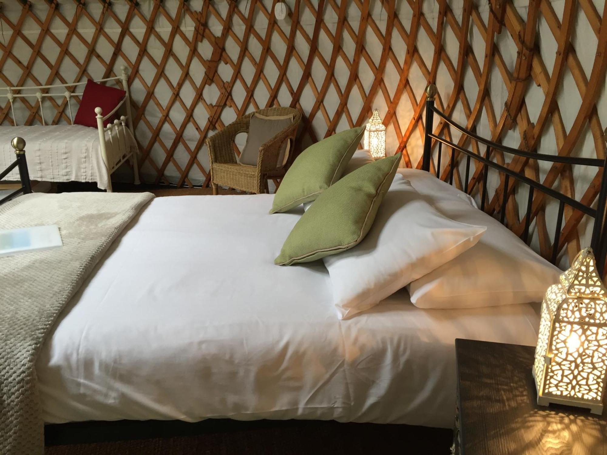 Caalm Camp Hotel Stour Provost Bagian luar foto