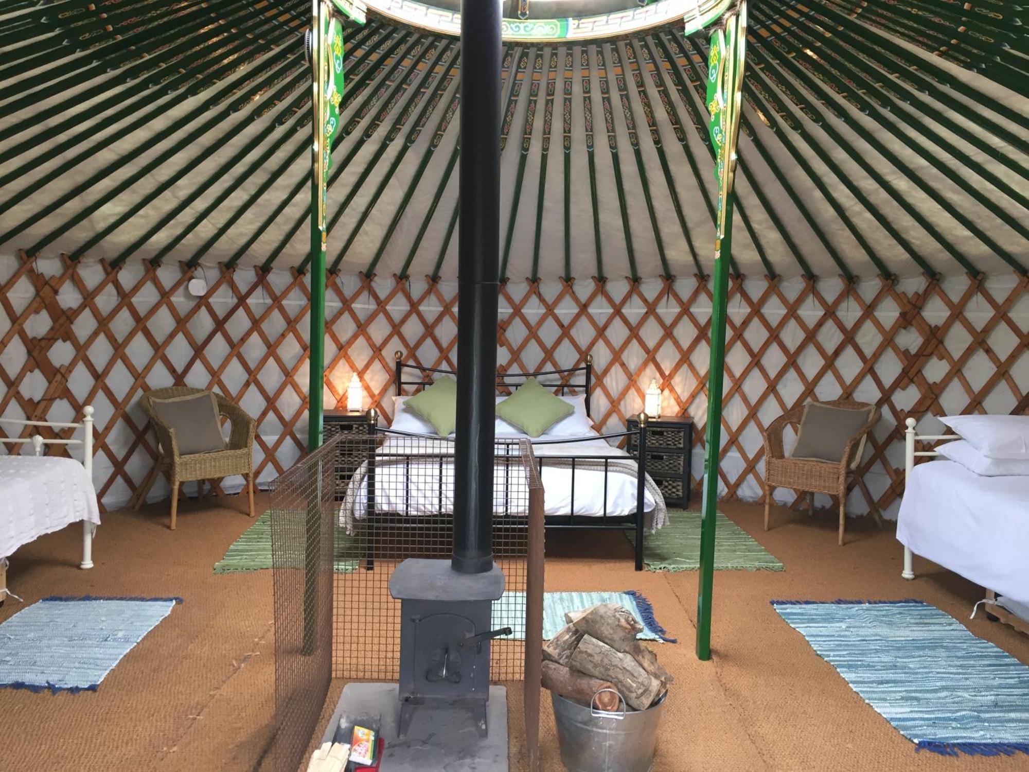 Caalm Camp Hotel Stour Provost Bagian luar foto